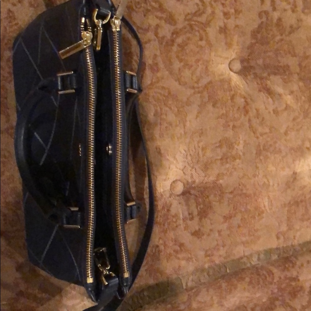 Handbag - Picture 2 of 4